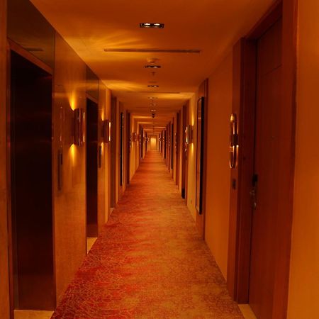 Ramada By Wyndham Gorakhpur Gorakhnath Mandir Road Exterior foto