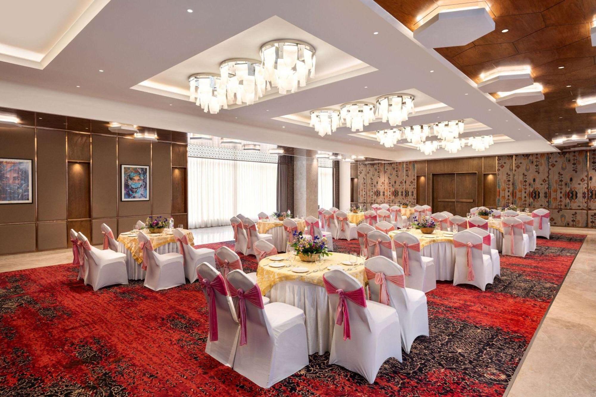 Ramada By Wyndham Gorakhpur Gorakhnath Mandir Road Exterior foto