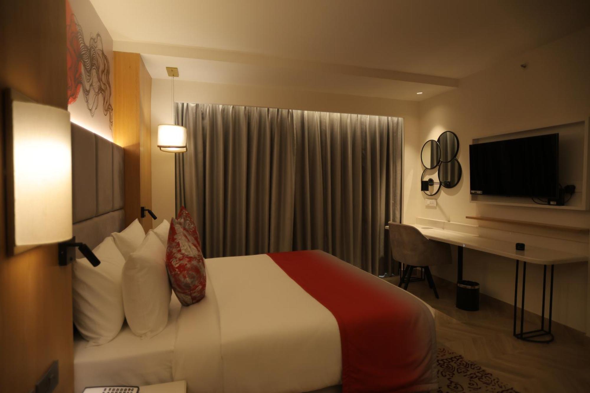 Ramada By Wyndham Gorakhpur Gorakhnath Mandir Road Exterior foto